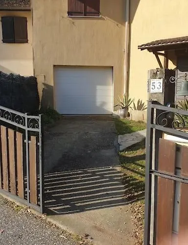 Semesterbostad Maison Proche Du Aix-les-Bains